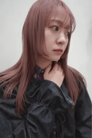 ロング カラー 💛🤍U too e’s 鎌倉🧸のヘアスタイル