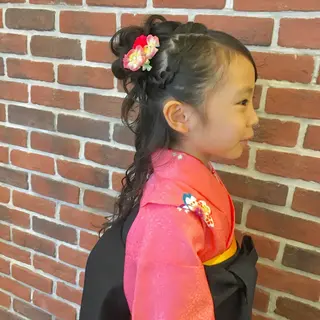 セミロング ヘアアレンジ キッズ さかい なつみのヘアスタイル