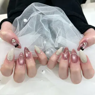 ネイル 秋元 琴音のネイルデザイン