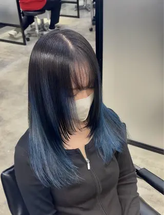 セミロング カラー 及川シゲル 髪質改善講師のヘアスタイル