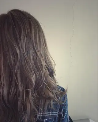 ミディアム 加藤 利基のヘアスタイル