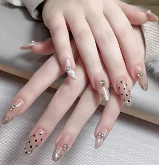 ネイル VIVIAN リサのネイルデザイン