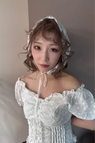 ミディアム カラー ハイトーン縮毛/暖色 なーな🎀🤍のヘアスタイル