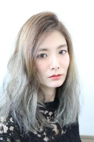 セミロング カラー 🔸縮毛矯正🔸 カソリ　ナユタのヘアスタイル