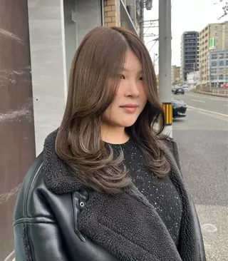 セミロング カラー yuumi/大濠🪷 レイヤー/ハイトーンのヘアスタイル