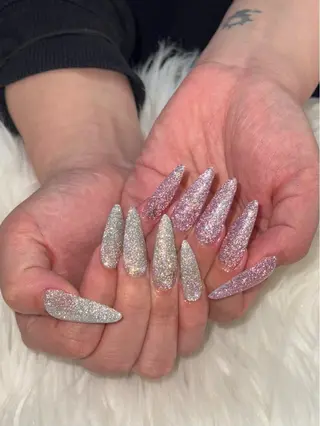 ネイル Loa　salon所属・小畑 寧捺のネイルデザイン