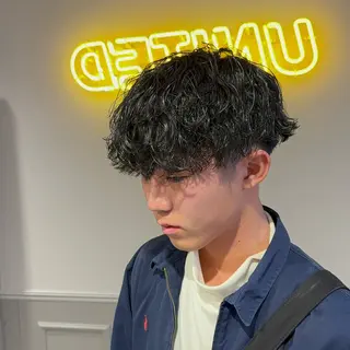 ショート パーマ ヘアアレンジ メンズ 艶カラー の達人のヘアスタイル