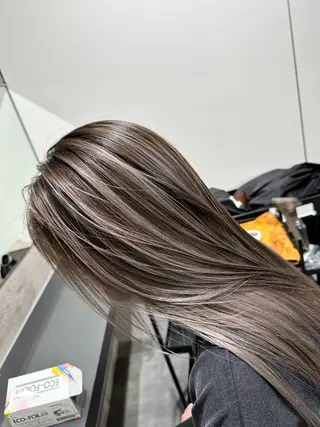 ロング カラー 難波ブリーチカラー 伊藤洋輝のヘアスタイル