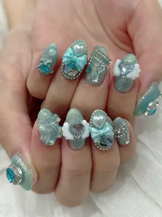 ネイル Zir nail 津田沼店所属・☁️ ゆい 🧸💛のネイルデザイン