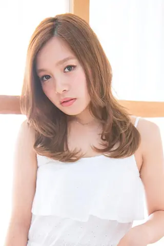 セミロング Alisha by artinaのヘアスタイル