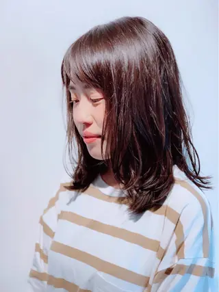ミディアム カラー ヤノ ナオミのヘアスタイル