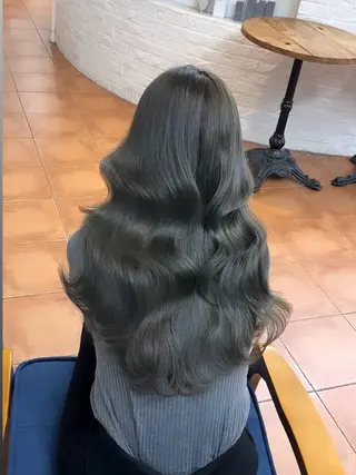 ロング カラー JEWIL SHIBUYAのヘアスタイル