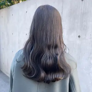 セミロング カラー カジュアルを女っぽく 𝗮𝘆𝗮𝗰𝗼のヘアスタイル