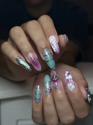 ネイル Isinha Nailsのネイルデザイン