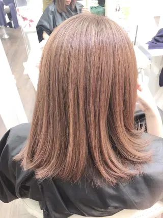 ミディアム カラー ハイライト/インナー /ブリーチ/レイヤーのヘアスタイル