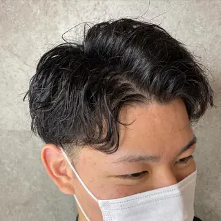 パーマ メンズ 持ちが良いニュアンス パーマ渡辺尚暉のヘアスタイル