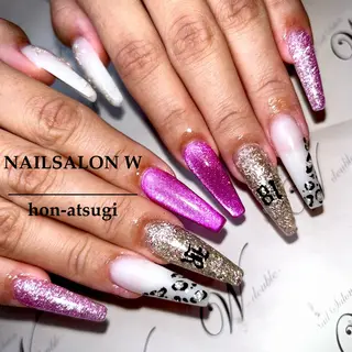 セミロング ネイルサロン ダブルのネイルデザイン