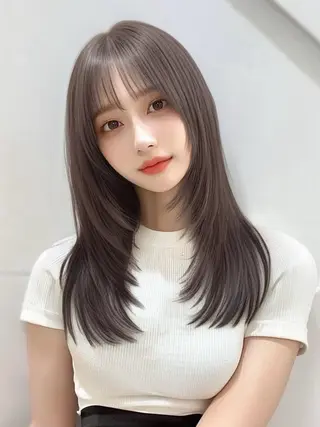 ロング ブリーチなしWカラー × ハイトーン さきのヘアスタイル