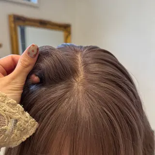 セミロング カラー ミルクティー× グレージュMOMOのヘアスタイル