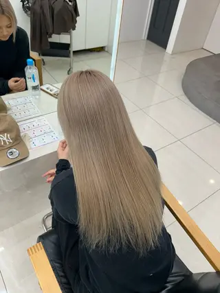 ロング カラー Kurumi リトル渋谷のヘアスタイル