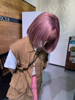 ショート カラー 高梨 菜々のヘアスタイル