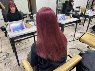 カラー 🔥ブリーチカラー 槙川のヘアスタイル