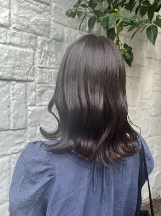 ミディアム カラー カジュアルを女っぽく 𝗮𝘆𝗮𝗰𝗼のヘアスタイル