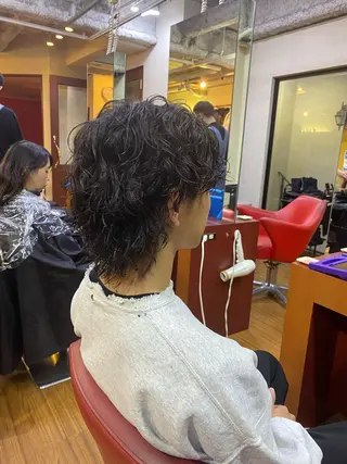 セミロング パーマ メンズ 【阪急六甲 サロン ド ロイ】所属・メンズ特化 岸本 阪急六甲サロンドロイのヘアスタイル