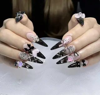 ロング Bling Salonのネイルデザイン