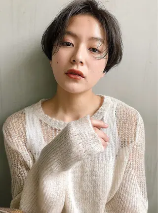 ショート レイヤー/小顔矯正 透明感カラー✨生真のヘアスタイル