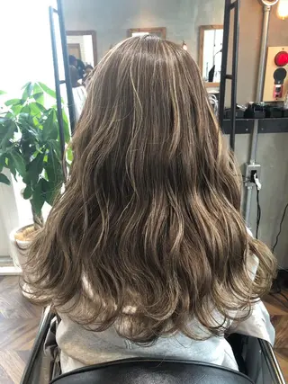 ロング カラー 遠藤 眞実のヘアスタイル