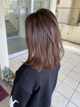 ミディアム カラー grand juteのヘアスタイル