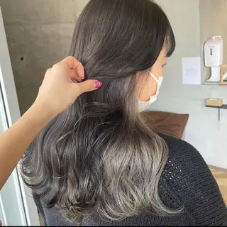 ロング カラー 横山 千夏のヘアスタイル
