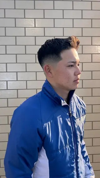 ショート 吉田 龍人のヘアスタイル