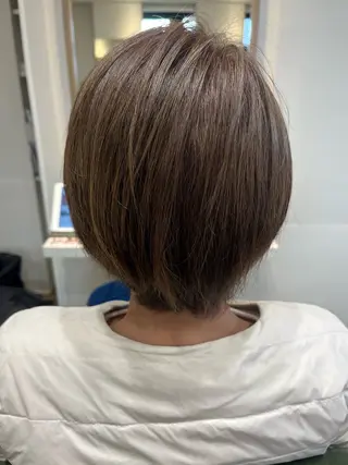 ショート 小鴨 美佳のヘアスタイル