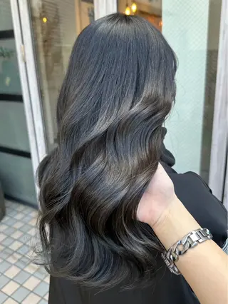 ロング カラー Liere Muuのヘアスタイル