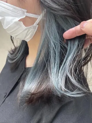 ミディアム キリカ新宿所属・ブリーチ/ エクステ/レイヤーのヘアスタイル