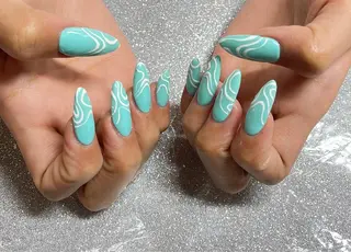 ネイル VIERU 🌈🎀💖のネイルデザイン