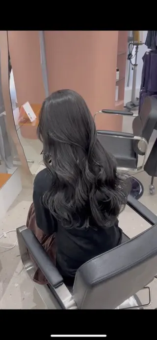 ロング カラー 髪質改善／艶髪／ タカハシ セリナのヘアスタイル