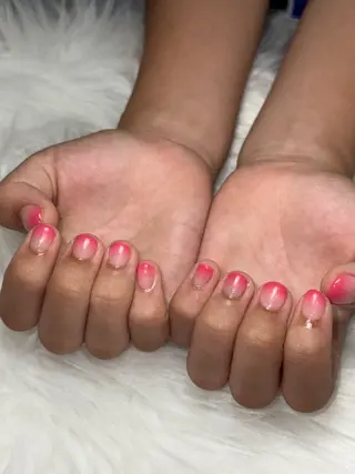 ネイル Momoka 🍑🎀のネイルデザイン