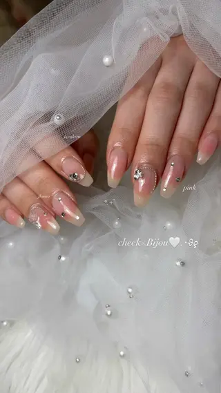 ネイル 𝑬𝑹𝑰𝑲𝑨 𓂃🎀𓈒𓏸のネイルデザイン