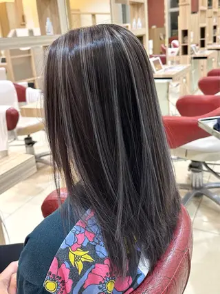 セミロング カラー プログレス小平小川所属・フェザー/波巻き 雫石大夢のヘアスタイル