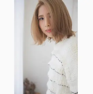 ミディアム カラー fio マナミのヘアスタイル