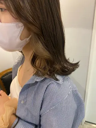 ミディアム カラー 西村 美羽のヘアスタイル