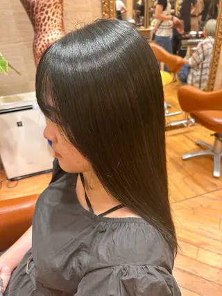 カラー 白岩 君予のヘアスタイル