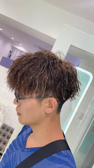 ミディアム パーマ ヘアアレンジ メンズ 艶カラー の達人のヘアスタイル