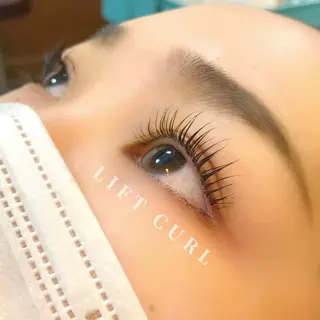 マツエク・マツパ しもかわ かほのヘアスタイル