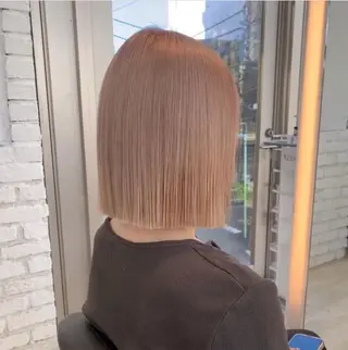 ショート カラー ブリーチ/髪質改善/ ハイトーン/暖色のヘアスタイル