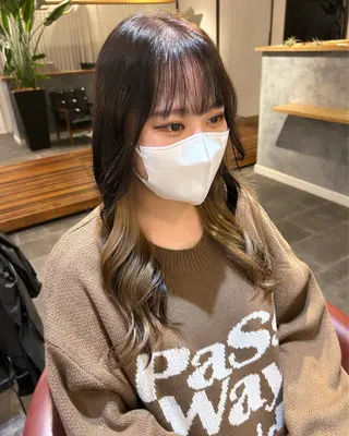 セミロング カラー 出島 凜平のヘアスタイル