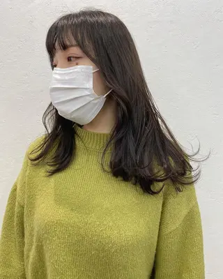 セミロング カラー オリーブ/アッシュ やわらか透明感カラーのヘアスタイル